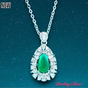 New Vintage .925 Sterling Silver Teardrop Emerald Gemstone Pendant Necklace
